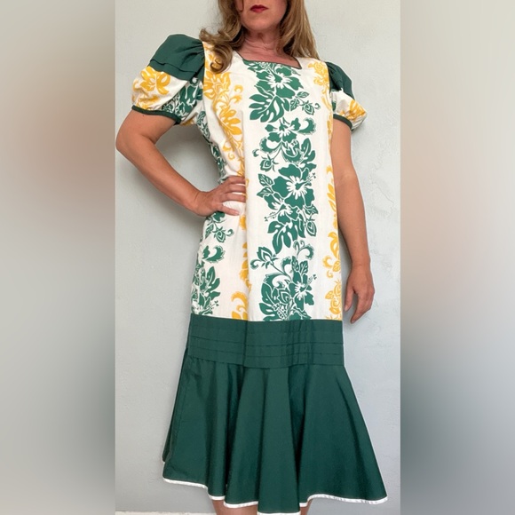 Vintage Lolenani Hawaiian Green Yellow White Floral Botantical Muumuu Dress Sz M - Picture 2 of 11